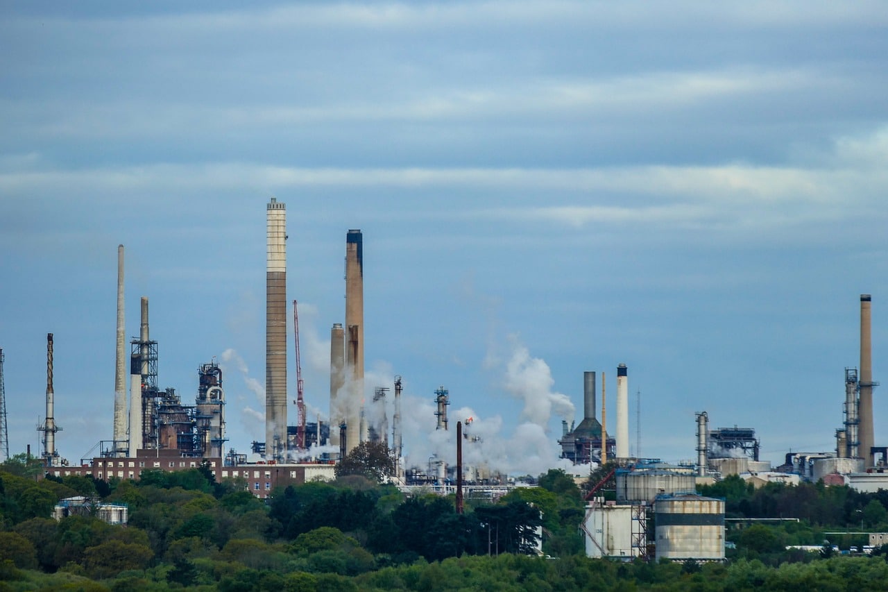 Crude oil and petrochemical refinery