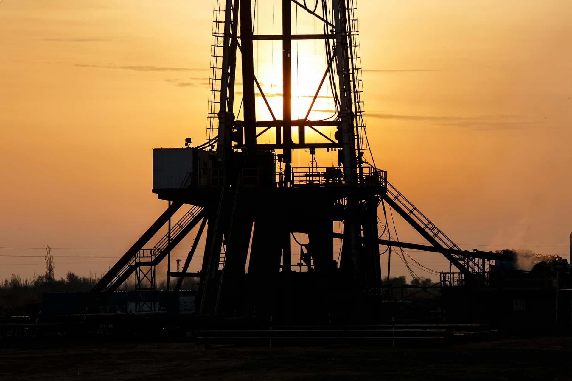 Onshore oil production site