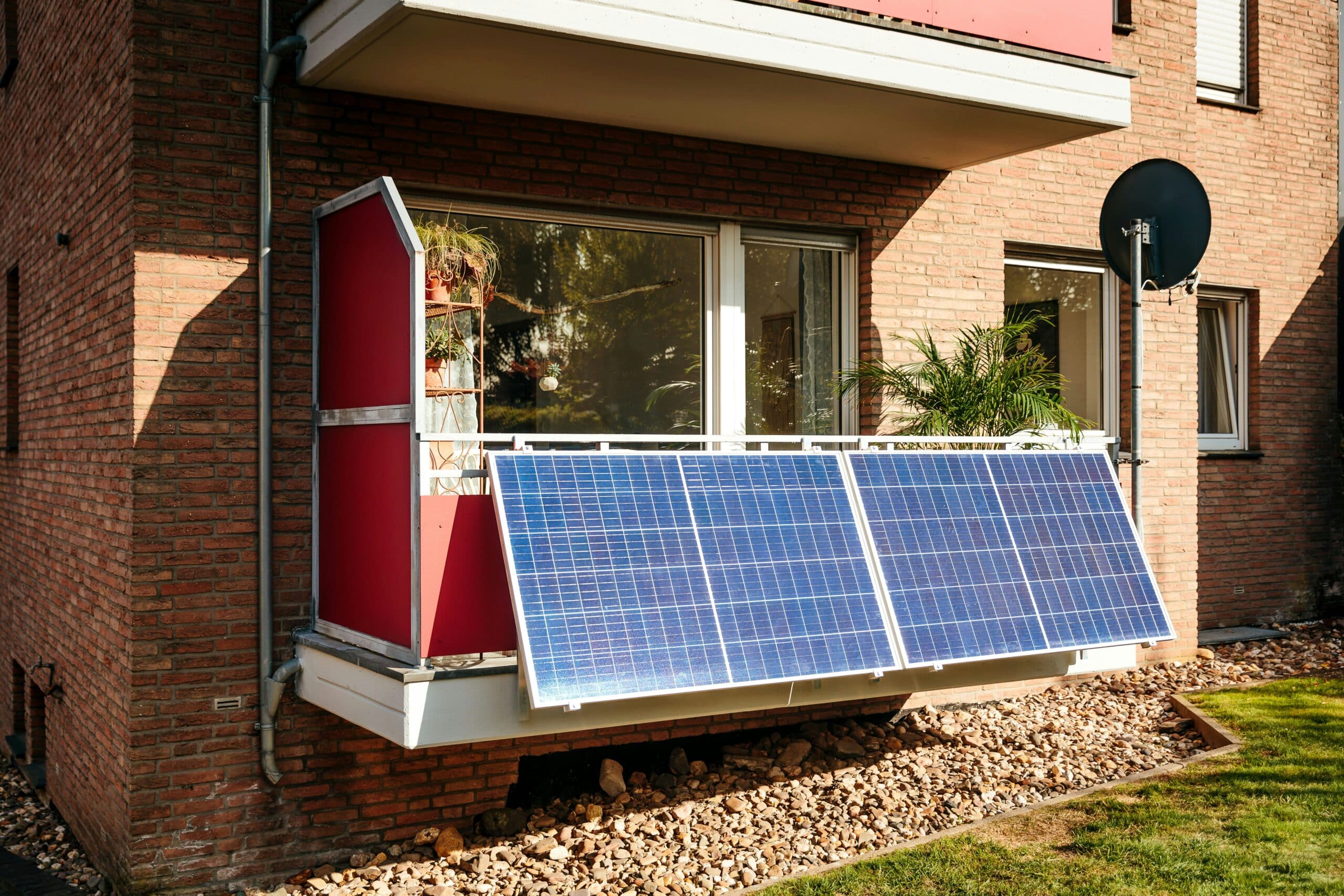 Why Nigeria favours rooftop solar over balcony solar despite better safety measures
